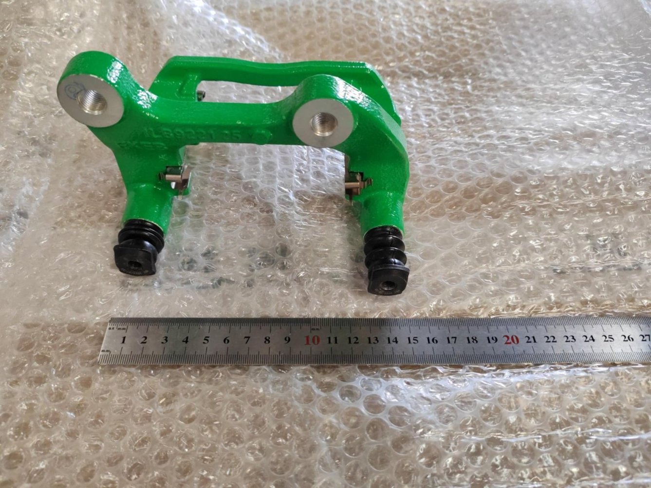 BYD Seal – Soporte de pinza de freno trasera izquierda, gris plata – Ref. EKEB-3502610S