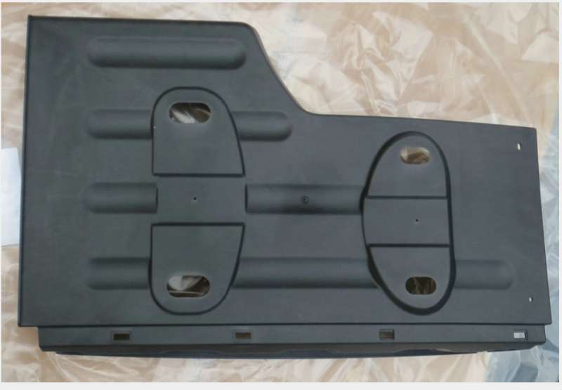 Mercedes-Benz Trucks – Guardabarros (derecho) – Ref. 9608813603
