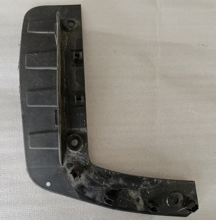 Volvo EX30 – Guardabarros (izquierdo) – Ref. 80001638